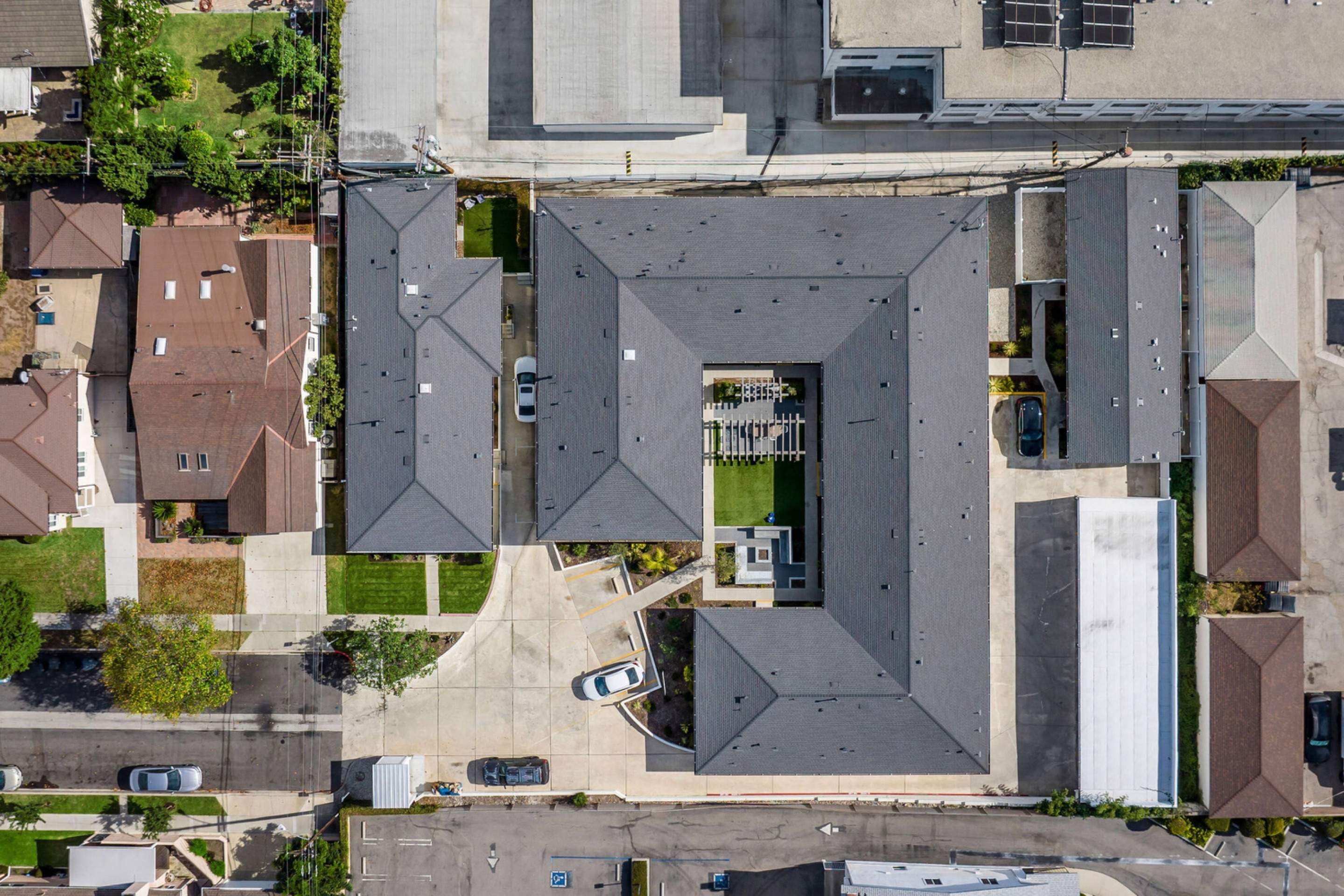Completed asphalt shingle roof in Glendale by Green Ladder Roofing, a GAF Master Elite contractor