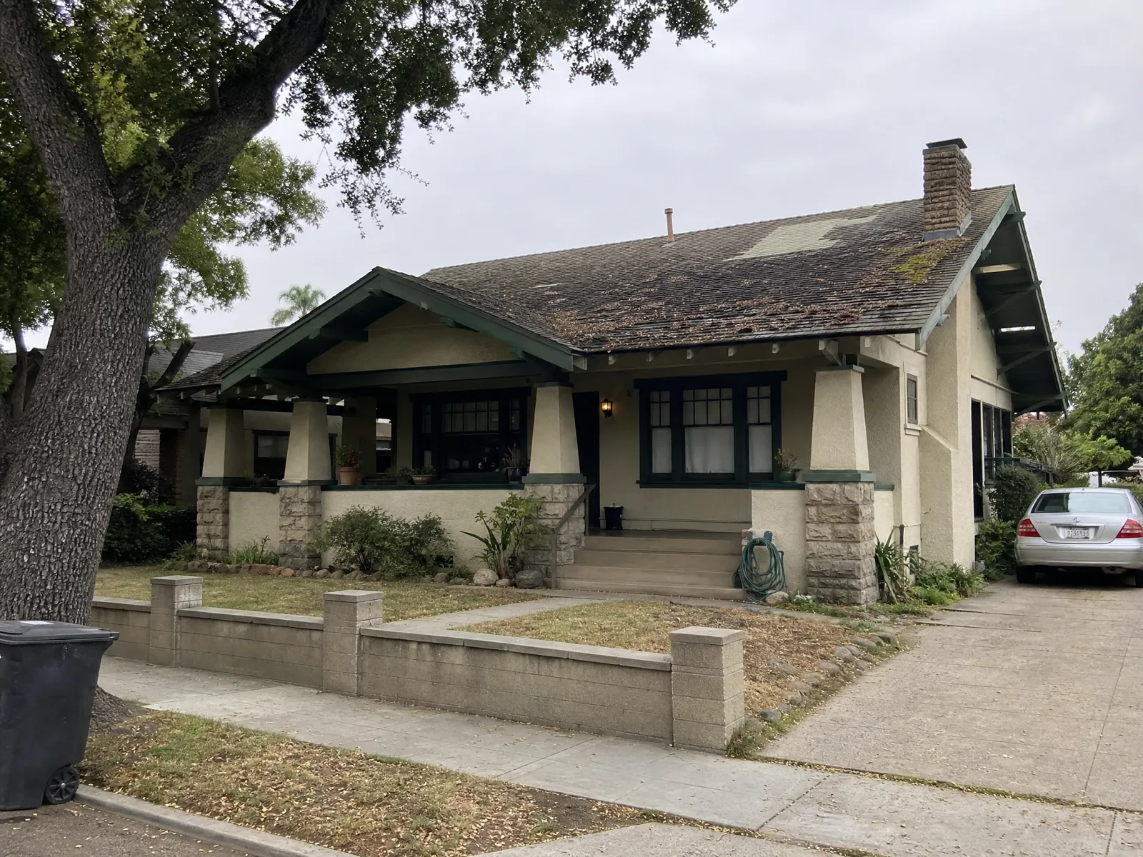 Asphalt shingle roof in Pasadena, CA before restoration