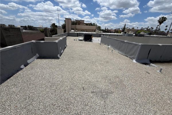 Gravel flat roof — roofing contractor serving Glendale, CA