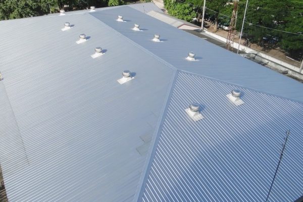 Metal corrugated roof — roofing contractor serving Pasadena, CA